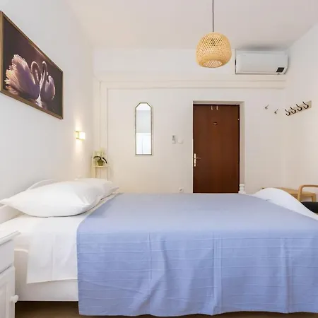 Dubasa Guest house Vantacici