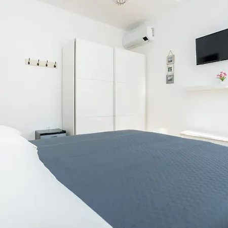 Dubasa Guest house Vantacici