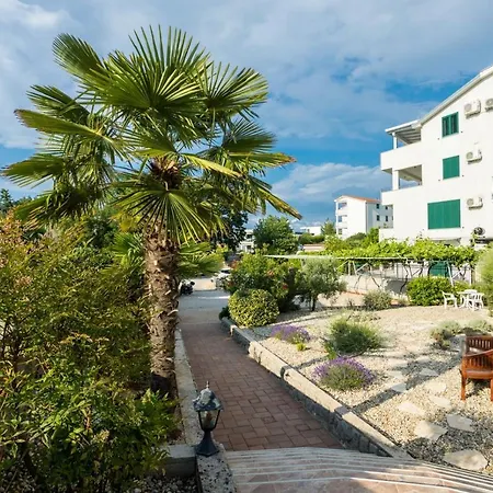 Dubasa Πανσιόν 4*